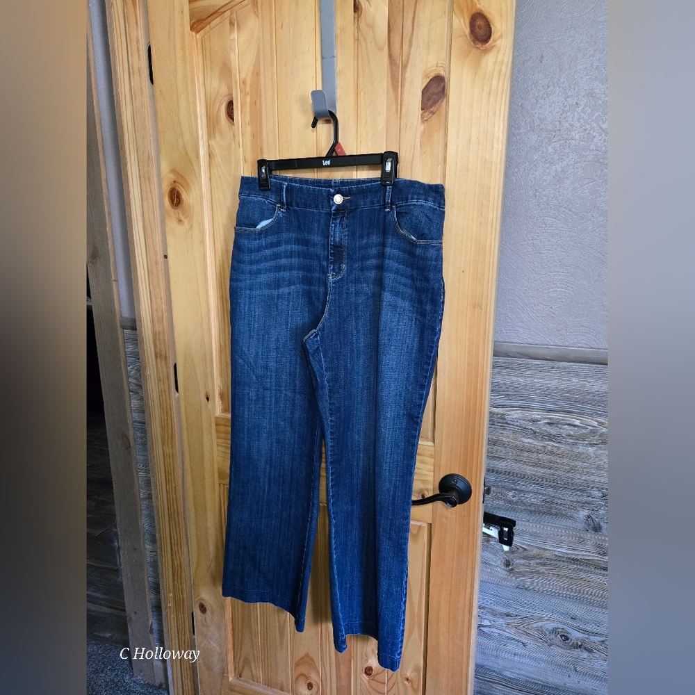 Chico's Women's The Platinum Trouser Jean Chicos Size 3 Bootcut Stretchy